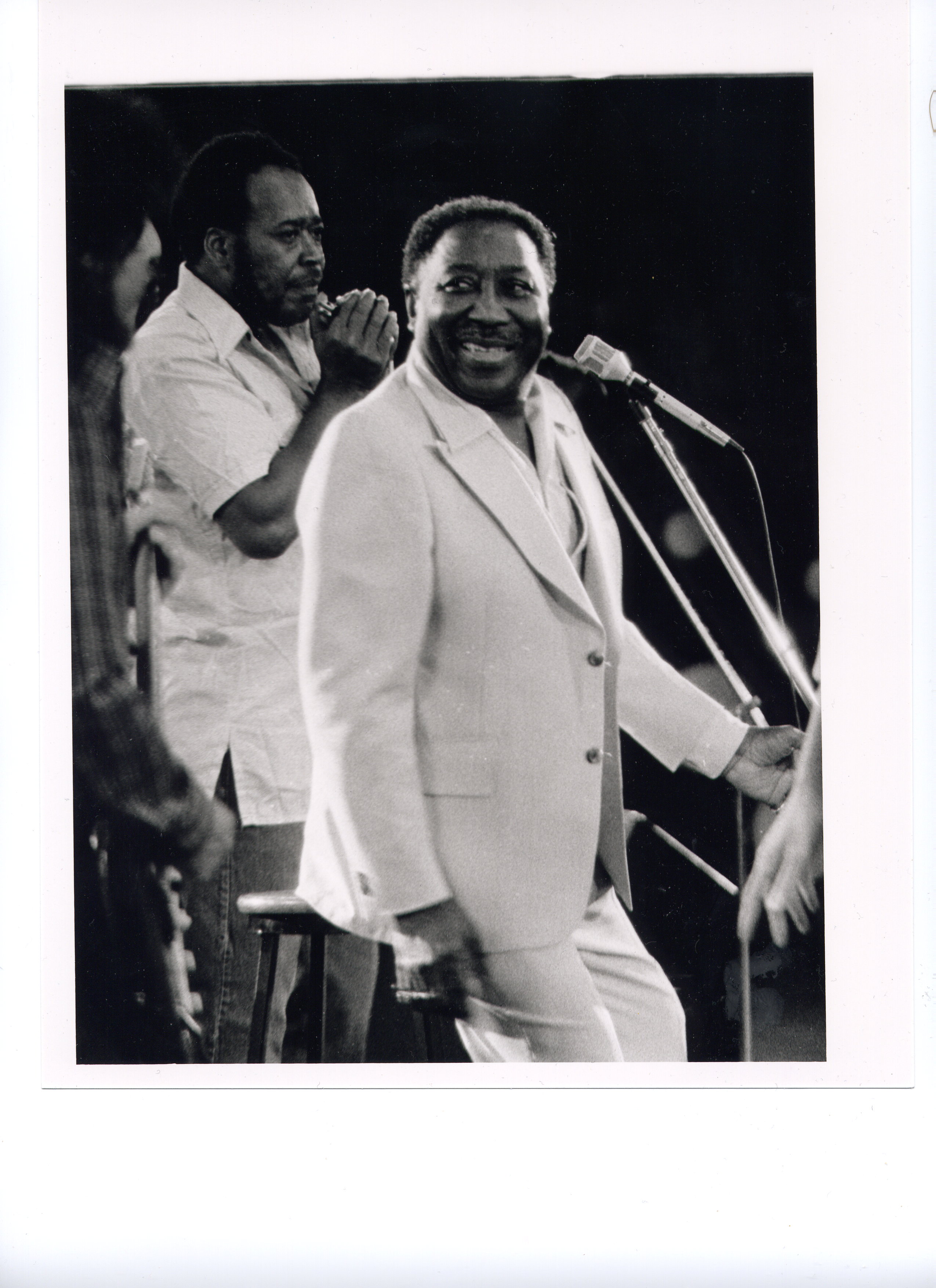 Muddy Waters performing. By Jean-Luc Ourlin from Toronto ontario, Canada - Muddy Waters (with James Cotton), CC BY-SA 2.0, https://commons.wikimedia.org/w/index.php?curid=47455750