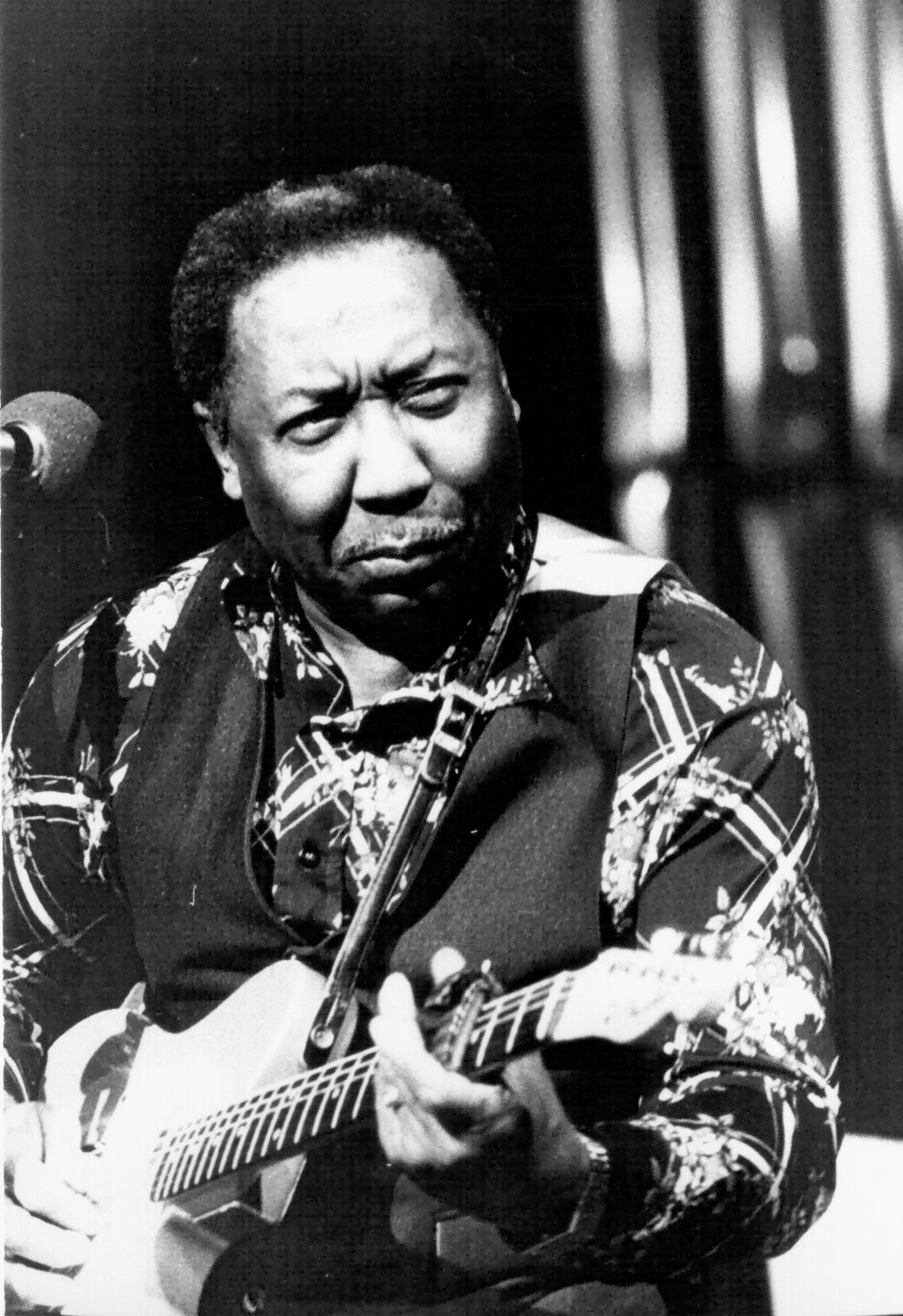 Muddy Waters performing. By Lionel Decoster - Own work, CC BY-SA 4.0, https://commons.wikimedia.org/w/index.php?curid=74824993