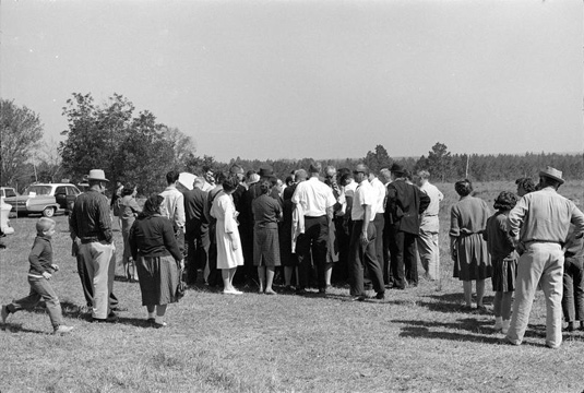Crowd gathers for Mississippi nuclear testing